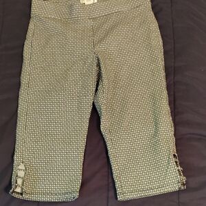 Crop Pants - Black and White Pattern